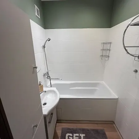 Spacious 2 Bedroom 1 Stop From Historical Center Koszyce