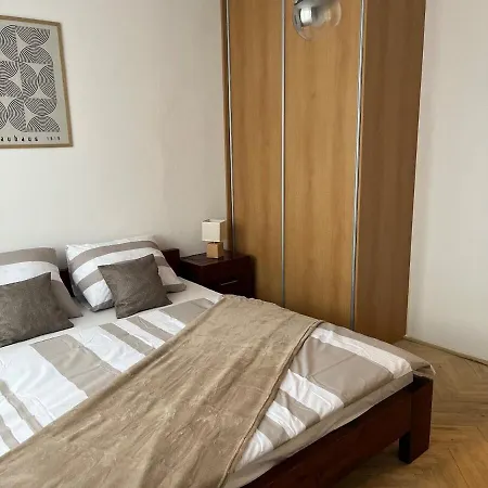 Apartament Spacious 2 Bedroom 1 Stop From Historical Center