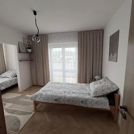 Spacious 2 Bedroom 1 Stop From Historical Center Apartament Koszyce