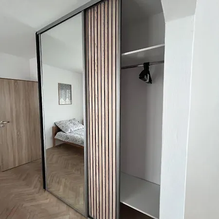 Spacious 2 Bedroom 1 Stop From Historical Center * Koszyce