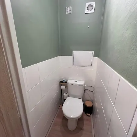 Spacious 2 Bedroom 1 Stop From Historical Center Koszyce